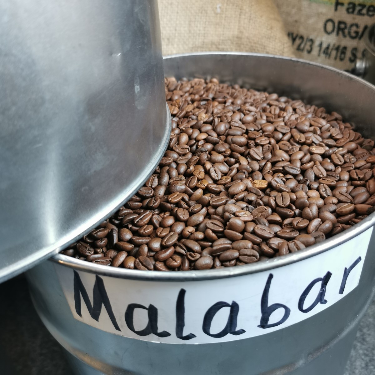 Monsooned Malabar Kaffee in Kaffeetrommel